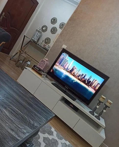 image of 1040 TV Stand