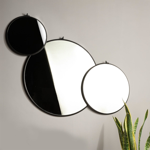 another image of W7900 Mora medium round mirror
