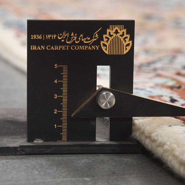 تصویر قالی یزد 30 رج قواره 6متری شناسه اثر 4-26549