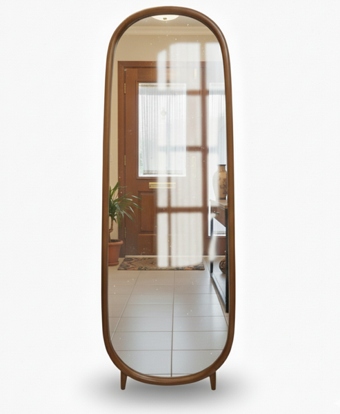 تصویر آینه و آویز لباس بیضی 