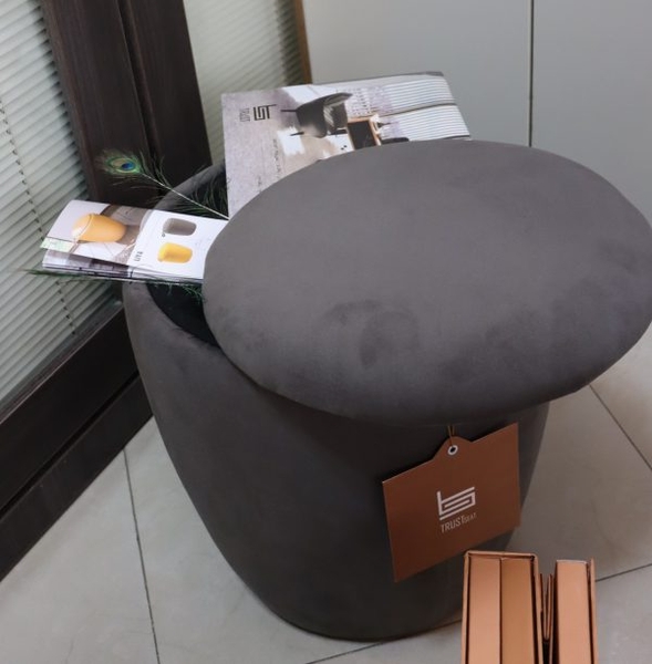 تصویر پاف مبلی درب دار