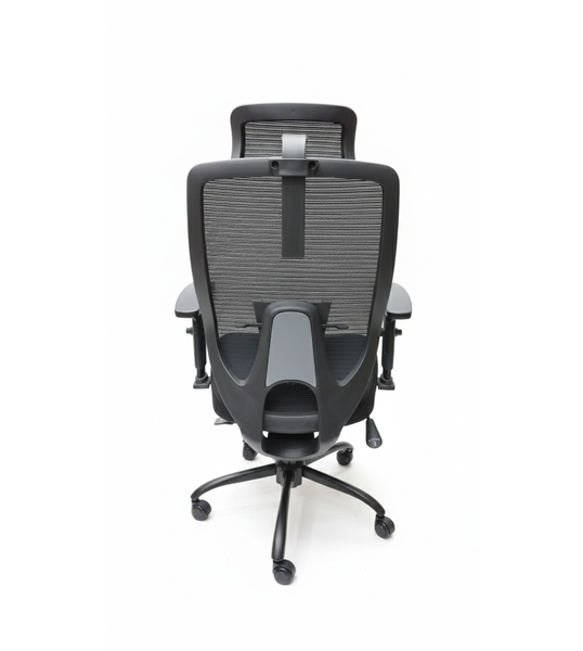 تصویر صندل اداری پشت توری یک تکه