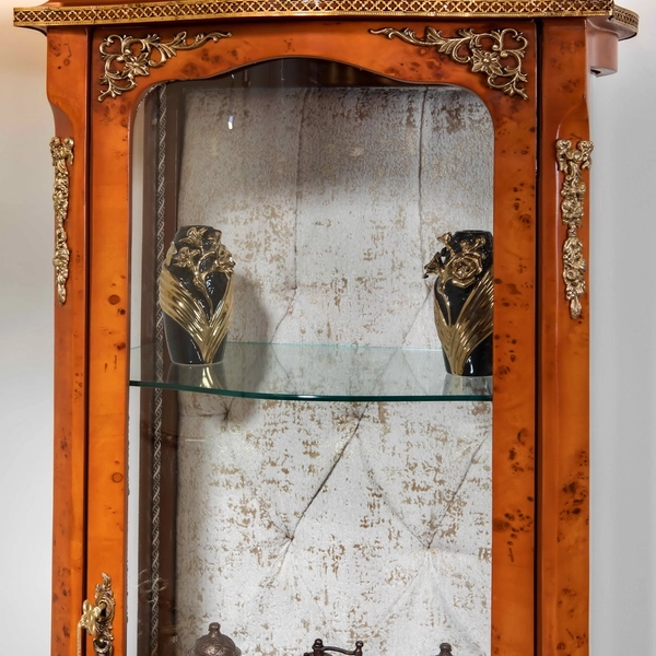 image of WR26 showcase cabinet