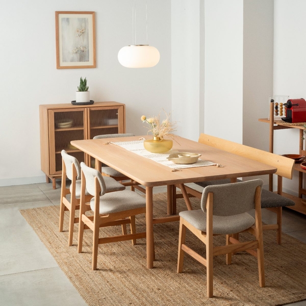 another image of OX dining table for 8