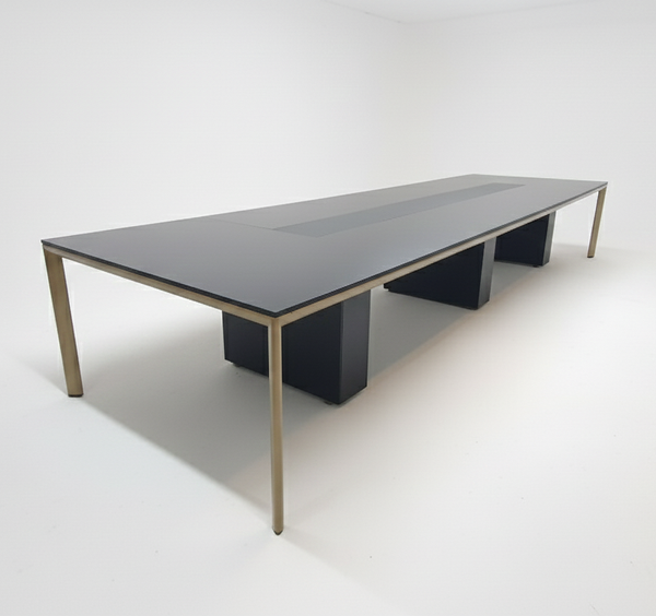 تصویر میز کنفرانس تمیس 16 نفره