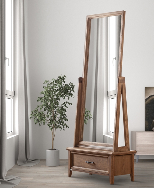 another image of Aras standing mirror