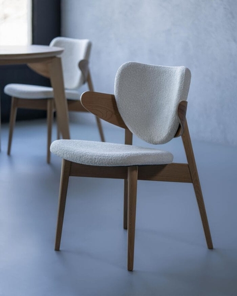 تصویر صندلی چوبی Earth