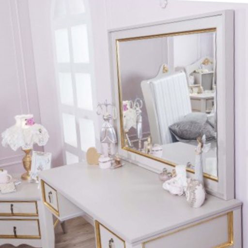 image of Victoria drawer with mirror