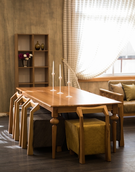 image of Spinner dining table for 8