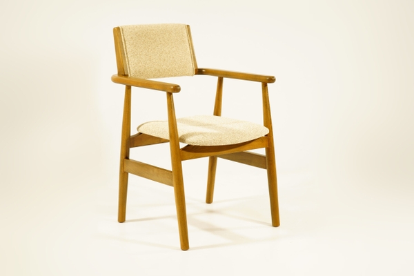 تصویر صندلی اقاقیا