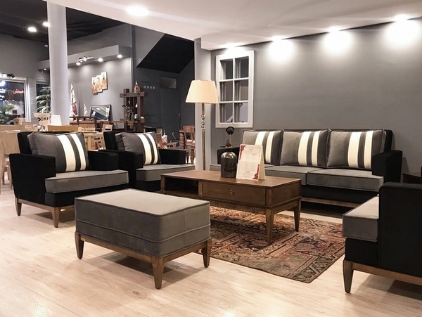 another image of Artemis sofa set