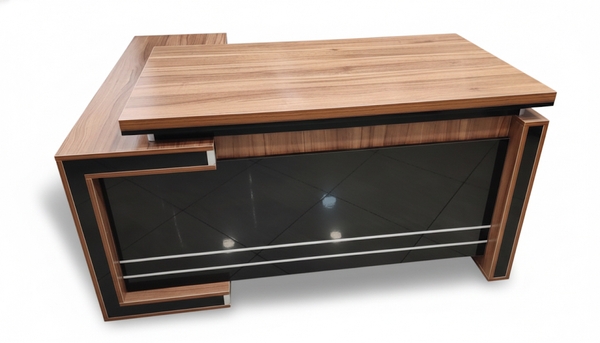 تصویر میز کارشناسی وربانا طول ۱۵۰