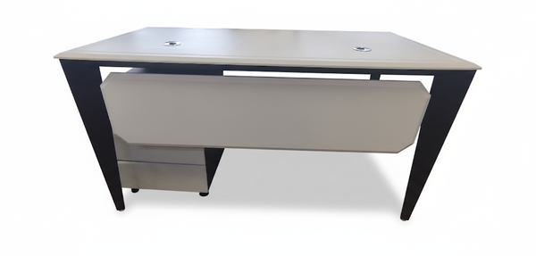 تصویر میز اداری مدرن پایه مثلثی