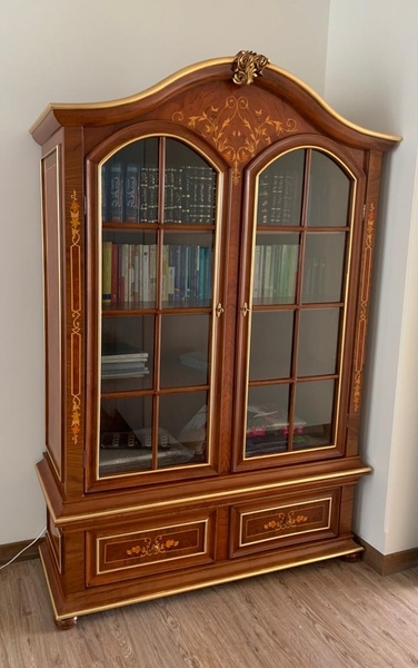 تصویر کتابخانه مجلل انگلیسی