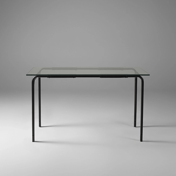 تصویر میز اداری یو