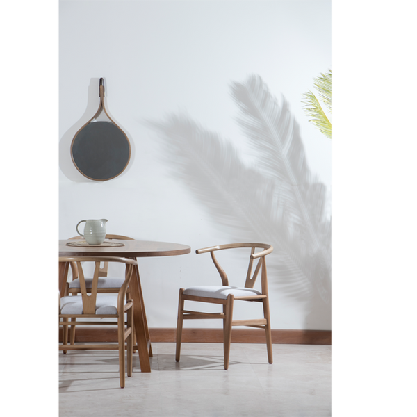 تصویر صندلی Wishbone وگنر کف کنف