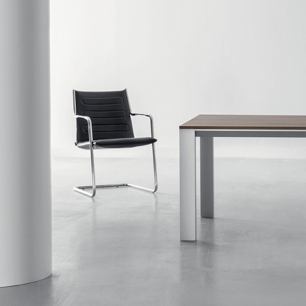 تصویر صندلی کنفرانسی ۵۶۱۰