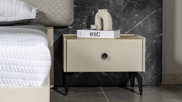 تصویر بغل تخت رافائل