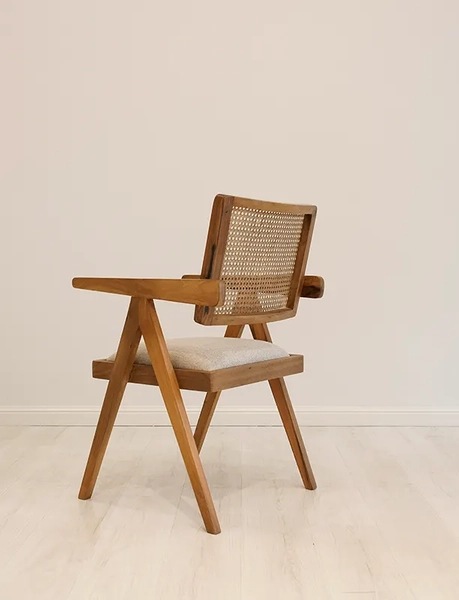 image of Victor chair with armrest