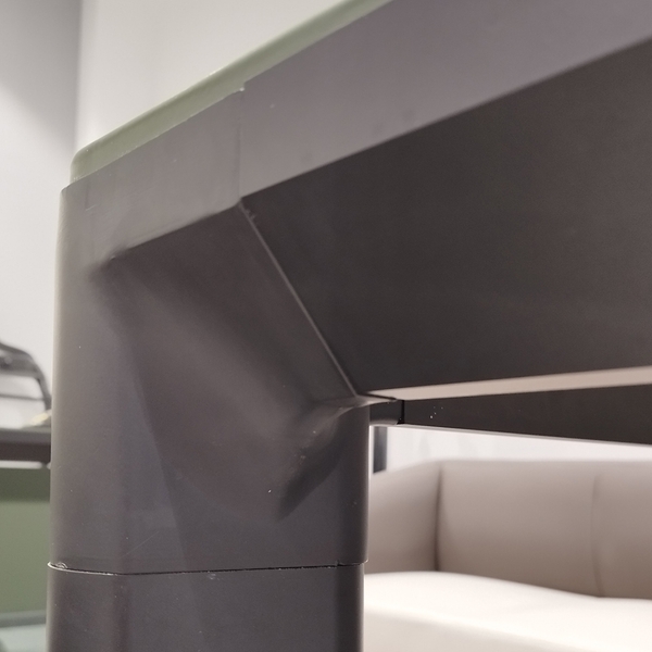 تصویر میز جلسات لاوار