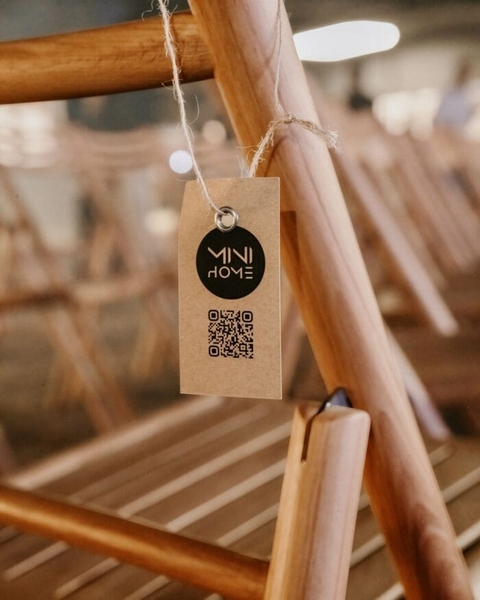 تصویر صندلی چوبی Vessel