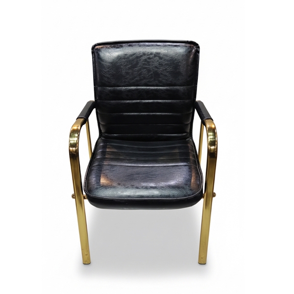 تصویر صندلی انتظار C130