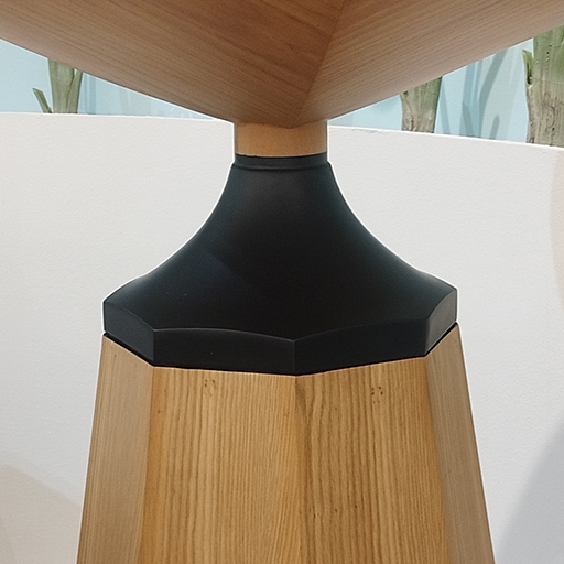 تصویر میز بار آتوم