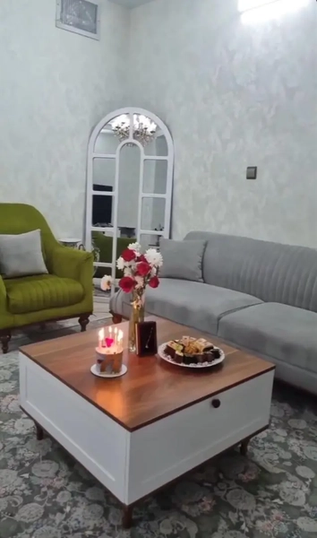 تصویر جلومبلی و عسلی نئوکلاسیک لئو