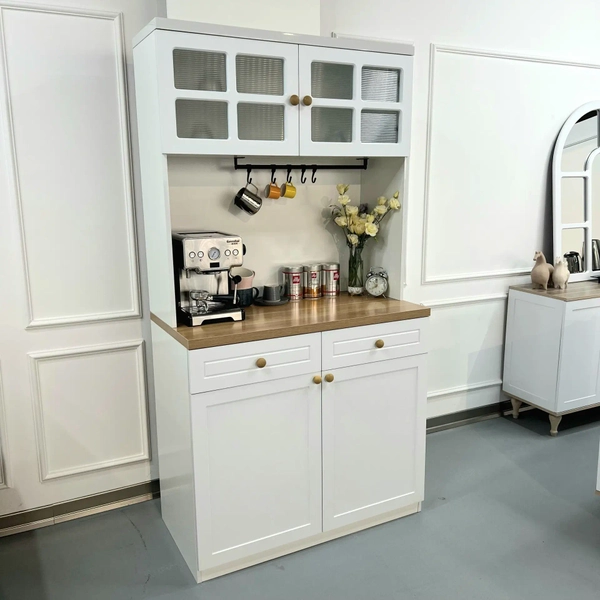 image of Leo Neoclassic Coffee Bar