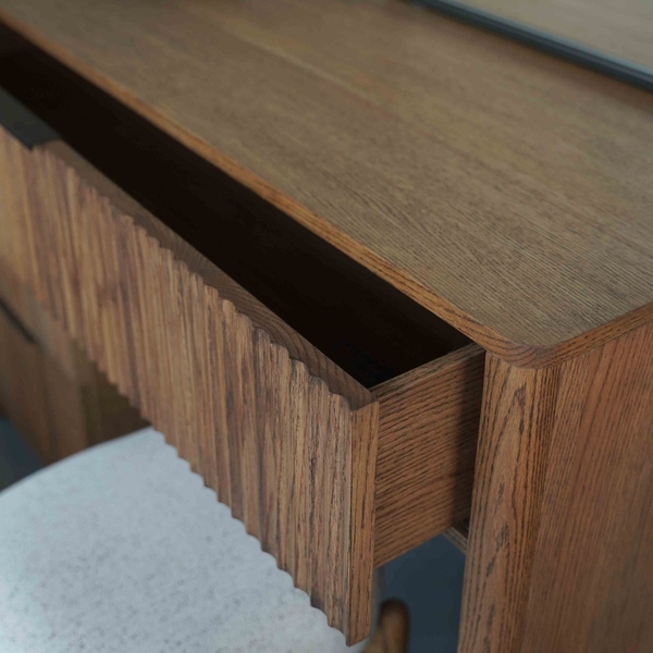 image of 2706 dressing table