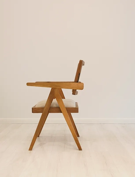 image of Victor chair with armrest
