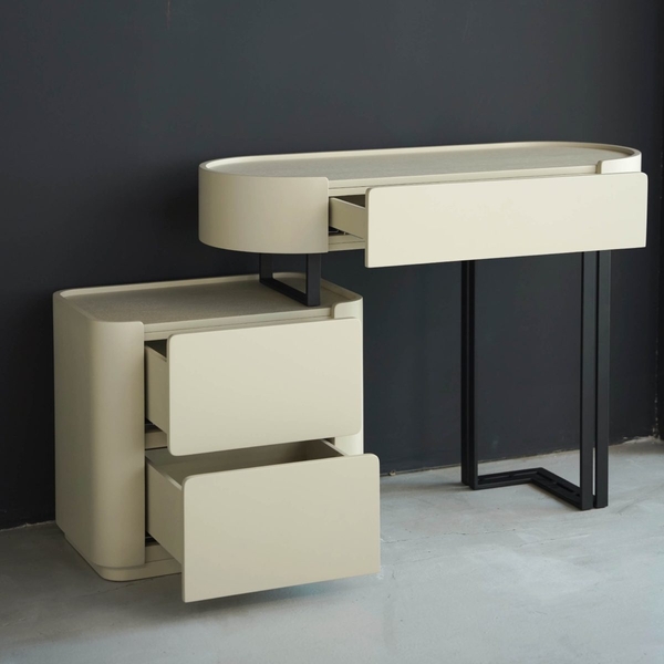 image of 2702 dressing table