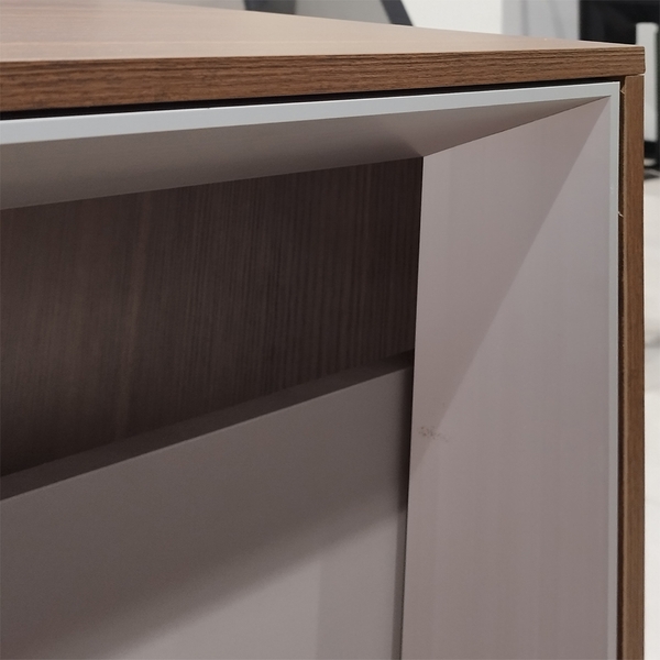 تصویر میز مدیریتی EM200