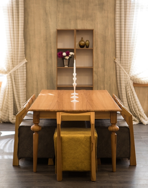 another image of Spinner dining table for 8