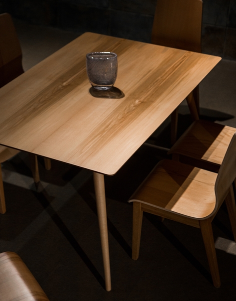 another image of Selena dining table for 6