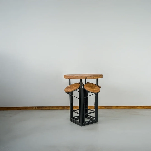 تصویر میز ۴نفره تاشو کمجا ترکیب چوب و فلز تصویر میز ۴نفره تاشو کمجا ترکیب چوب و فلز