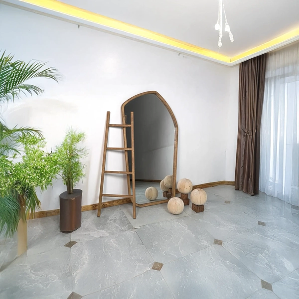 image of Deformed Mirror with Accessories