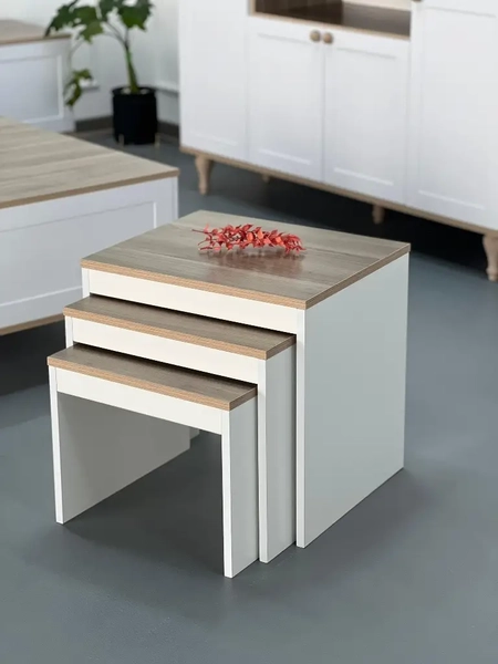 تصویر جلومبلی و عسلی نئوکلاسیک لئو