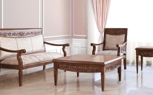 image of Queen Ann sofa set