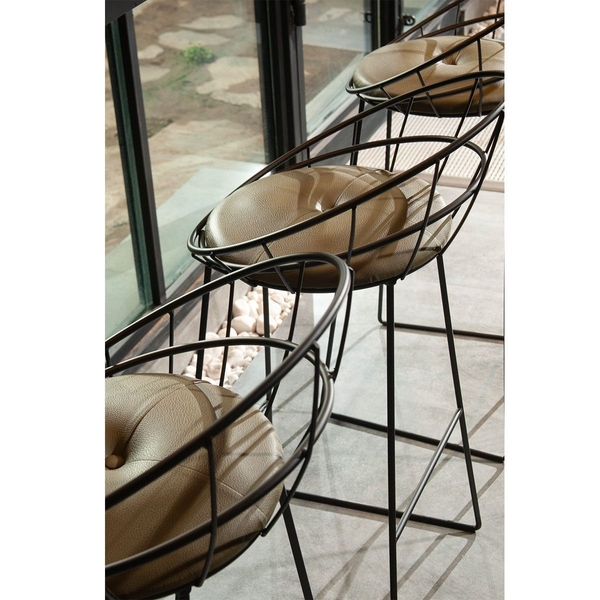 another image of Hirsa W1901 small bar chair