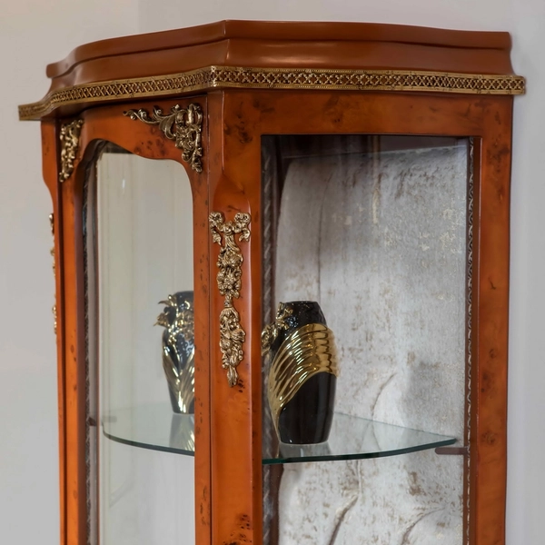 image of WR26 showcase cabinet