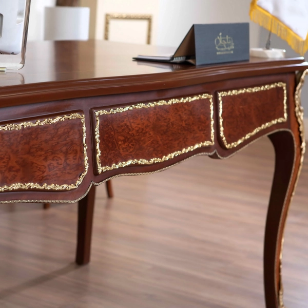 image of MT1 office desk