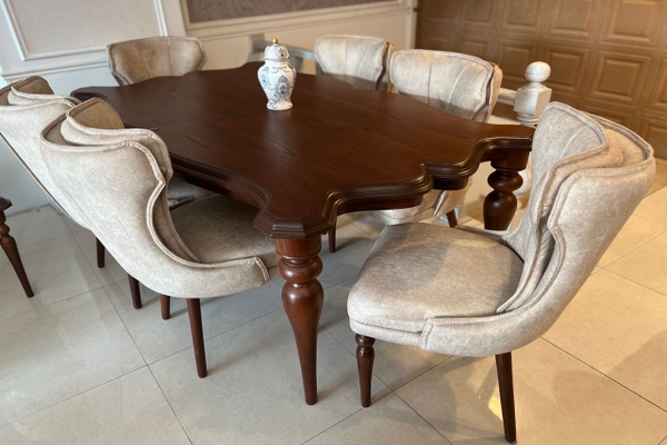image of Bently dining set
