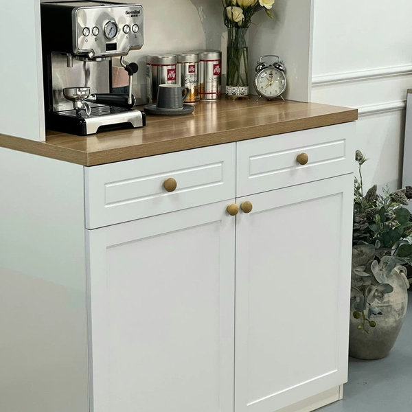 image of Leo Neoclassic Coffee Bar