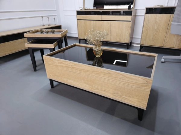 تصویر جلومبلی و عسلی اسکارلت