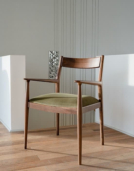 another image of Danish host chair
