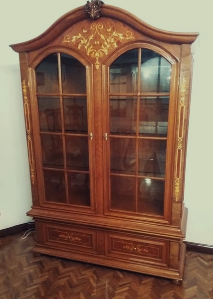 تصویر کتابخانه مجلل انگلیسی