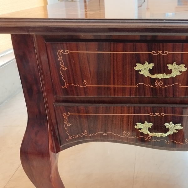 تصویر میز مدیریت سم آهویی