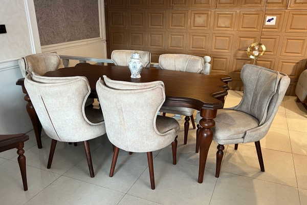 image of Bently dining set