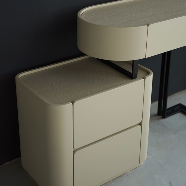 image of 2702 dressing table